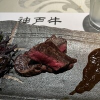神戸牛 八坐和 阪急三宮店 - 油こくないさっぱりとした甘みのある神戸ビーフ
