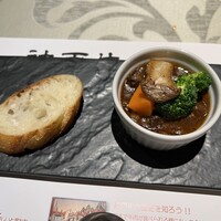 神戸牛 八坐和 阪急三宮店 - フランス人がフランス料理みたいだと喜んでいた神戸牛煮込み