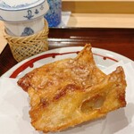 勢麟 - ひっくり返したところ。ひれ酒の容器と比較するとその大きさが分かるかも？