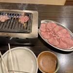 Taishuu Horumon Yakiniku Kemuriki - 