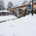 寒曳山パーキングエリア（上り線）スナックコーナー - 雪国なんだなぁ