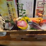 弘寿司 - 刺し身盛り　鯛のギバサ乗せ、本鮪、〆鯖、たこ