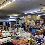 Minoya Kitamurasaketen - 店内、酒とアテの宝庫