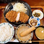 とんかつ＆エビフライ 囲炉裏 - 