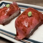 焼肉グレート 宇都宮駅前店 - お通しの和牛にぎり