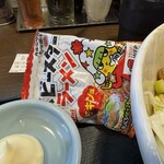 郡山大勝軒 - 何故かベビースターラーメン付き