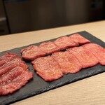 焼肉 六六六 - 塩タン三種食べ比べ
            （厚切り、薄切り、中落ちタン）