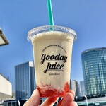 Gooday Fresh Cafe - 横浜ベイクォーター4Fの「フレッシュ つぶつぶいちごバナナミルクR」のアップ…