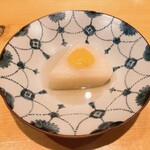 寿司割烹 魚紋 - 突き出し:聖護院大根のふろふき