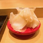 寿司割烹 魚紋 - ガリ