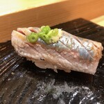 寿司割烹 魚紋 - 鯵