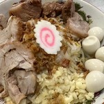 麺匠 柳 - 豚汁なし(1,100円税込)(野菜少なめ/ニンニクマシ/背脂マシ)+うずら(100円税込)