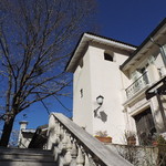 アルベルゴ・バンブー - エントタンスに続く階段