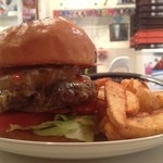 エスビーダイナー コウベ - ブルーチーズバーガー(パイナップルトッピング)￥970