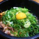韓菜 - 石焼ネギ豚カルビビビンバ740円