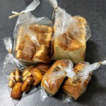食ぱんの店 春夏＋秋冬 - パン・ド・ミ、ミニ食パン、フィナンシェを買いました