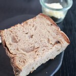 ラ・ボンヌターブル - 