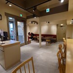 빵노 에키 513BAKERY 욧카이치 코모노점 - 이토이톤 및 무료 음료 공간