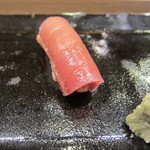 すし匠 - 大間のマグロ　中トロ 赤酢のシャリ