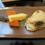 やさい料理 つむぎや - サワラの西京焼き　人参　鹿児島の筍