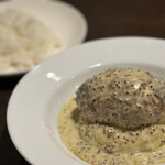 サラマンジェ・ヒロ - ハンバーグ　マスタードクリームソース2