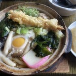 かまど - 鍋焼きうどん大盛りに揚げ餅トッピング