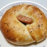 73 - 粗挽きソーセージと粒マスタードベーグル