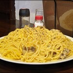 レストラン＆バー オズ - 自家製ベーコンのカルボナーラはらぺこレベル5