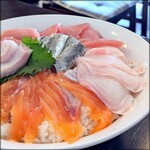 レストラン＆バー オズ - 海鮮丼はらぺこレベル3・酢飯のみレベル5