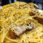 レストラン＆バー オズ - 自家製ベーコンのカルボナーラはらぺこレベル5