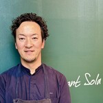 Restaurant Sola - オーナーの吉武シェフは東京やフランスでの修業後、パリでレストラン「Sola paris」を開業、ミシュラン１つ星を獲得した実力者。その後2018年、博多に「Restaurant Sola」をオープン。