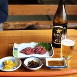 Mito Puraza Ogata - 馬刺しヒレと瓶ビール