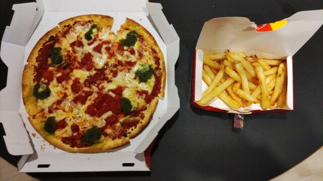 Pizza Hut Narihira Ten photo 2