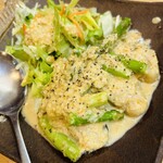 魚洋水産 - 牡蠣とアスパラ炒め
