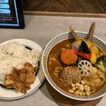 Rojiura Curry SAMURAI. - 侍.ザンギ&チキン1/2と野菜カレー