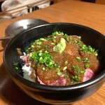 旨いもの処 とう灯 - 牛ステーキ丼 980円