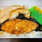 メガ盛り マンモス弁当 - 料理写真:白身フライのり弁大盛り539円、白身のフライはよくあるヤツ。