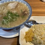 元祖赤のれん 節ちゃんラーメン 天神本店 - 