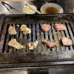 Taishuu Yakiniku Horumon Nikusawa - 