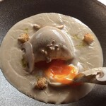 uzume - 前菜:半熟卵とマッシュルームクリーム