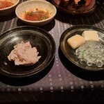 瀬里奈 - しゃぶしゃぶのスープで調理した餅、くずきり、豆腐、群馬県産の特選牛リブロースのしゃぶしゃぶ肉です。