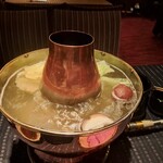 瀬里奈 - しゃぶしゃぶ鍋の中の岩手県産の椎茸と、白菜です。