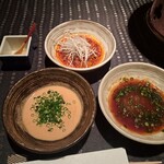 瀬里奈 - しゃぶしゃぶのポン酢、ゴマだれ、ピリ辛だれ、おろしニンニクです。