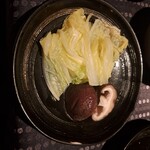 瀬里奈 - しゃぶしゃぶのスープで調理した岩手県産の椎茸と、白菜です。