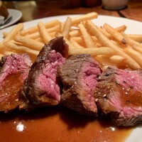 ヌガ - カイノミのステーキフリット　エシャロットソース　肉も美味しいが、ソースご甘酸っぱくて秀逸