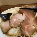 純手打ち だるま - チャーシューの煮方がそれぞれで美味い！！