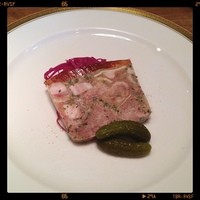 イノーヴェ - 食べログ2013年ランチランキング5位の店に来ています。