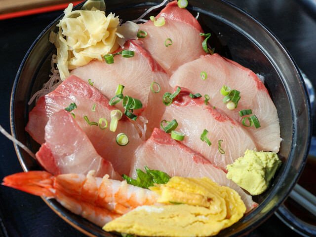 海鮮亭 &ndash; 美田園 | ゆりあげ港朝市の新鮮海鮮料理