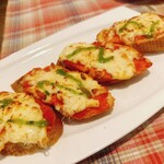 ビストロ アン ファミーユ - バケットピッツァ