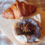 Jardin h - クロワッサンとアマンド生地が濃厚なきのこと栗のスイーツパン(2024・1)